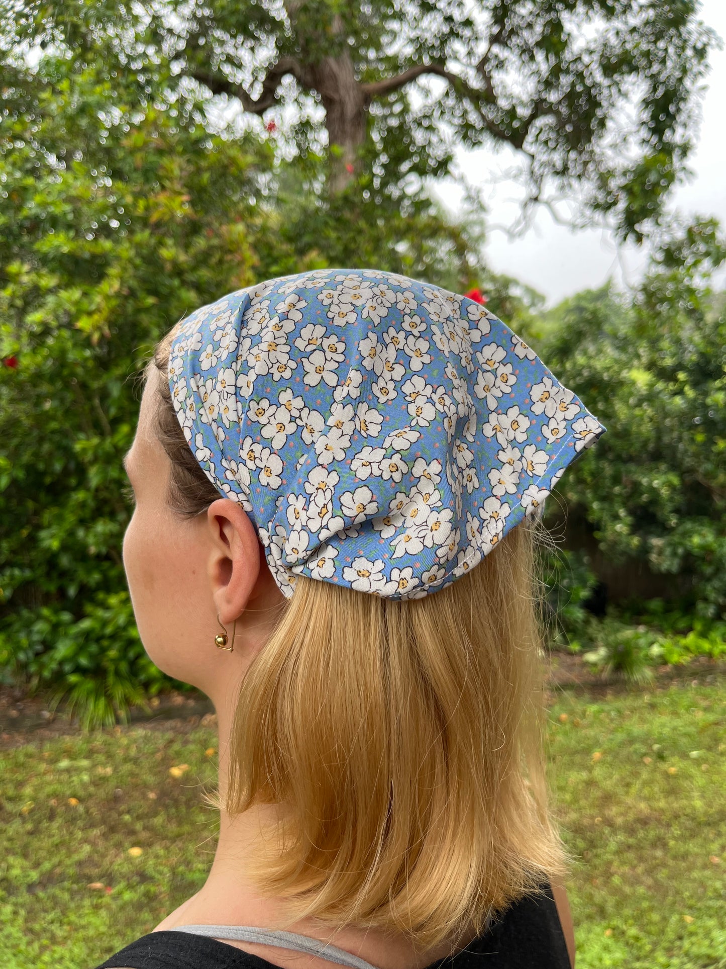 blue daisy bandana headband